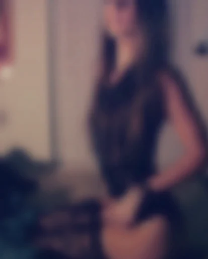 Ella, 22 Jahre — parkplatzsex in Siegburg